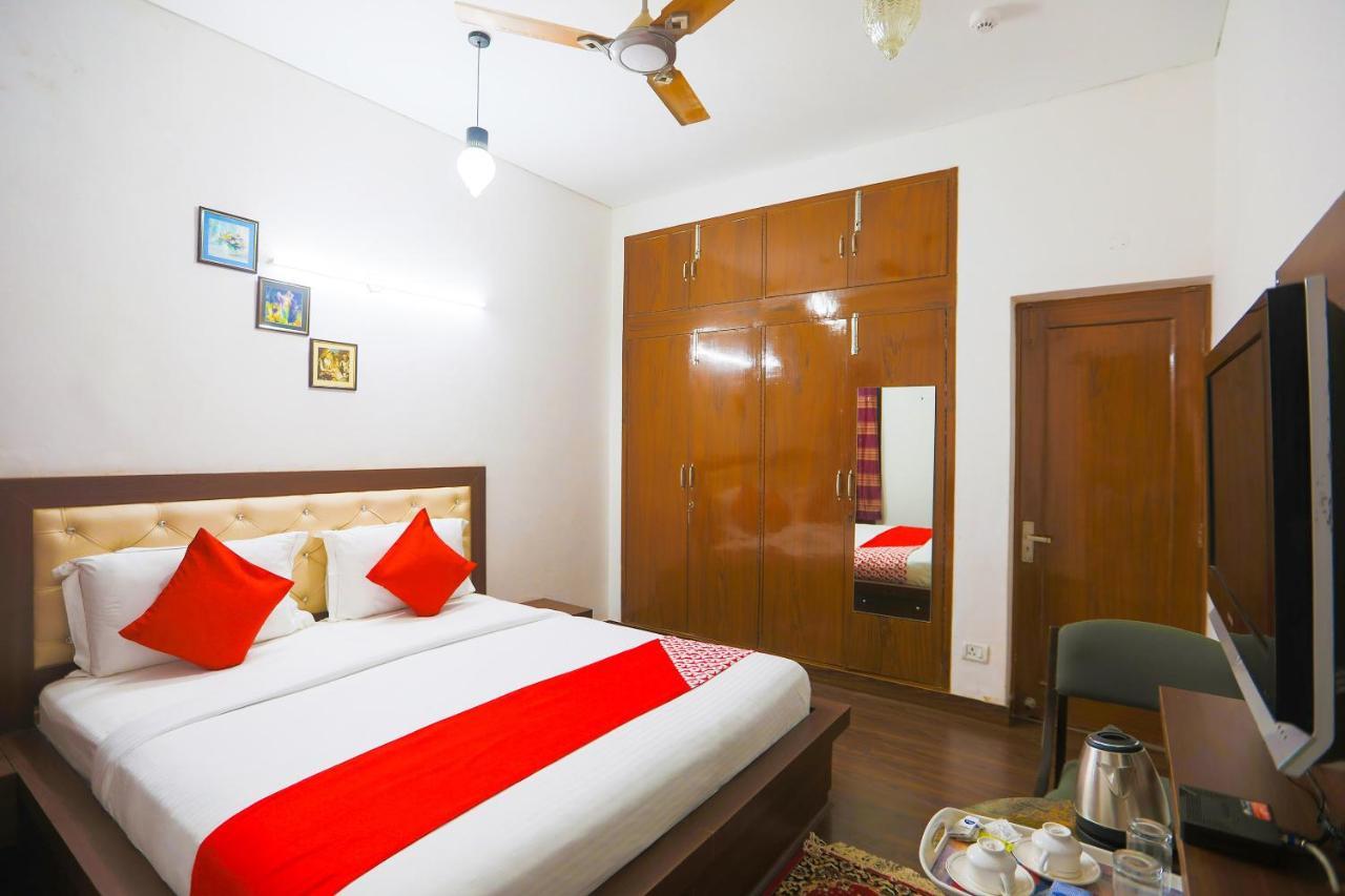 Oyo 62702 Golden Home Stay Nueva Delhi Exterior foto