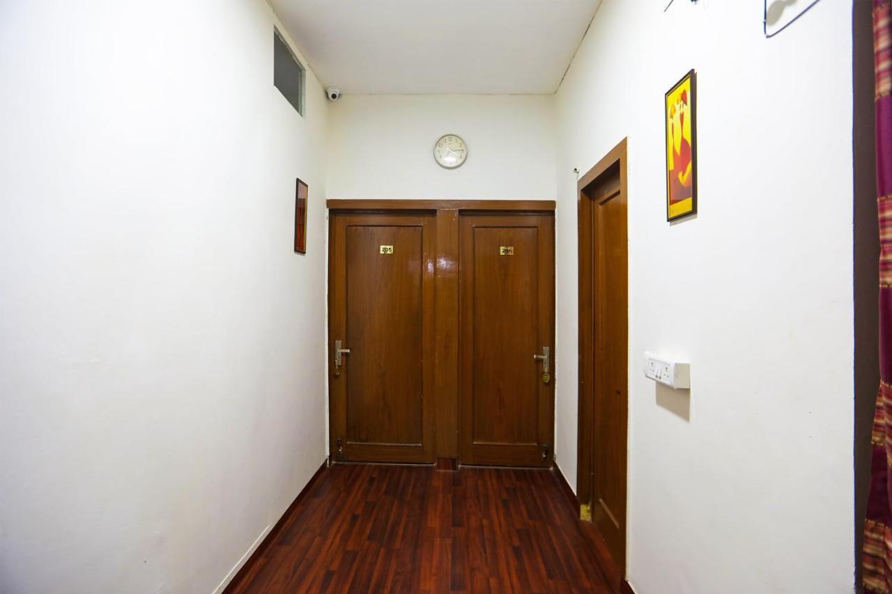 Oyo 62702 Golden Home Stay Nueva Delhi Exterior foto