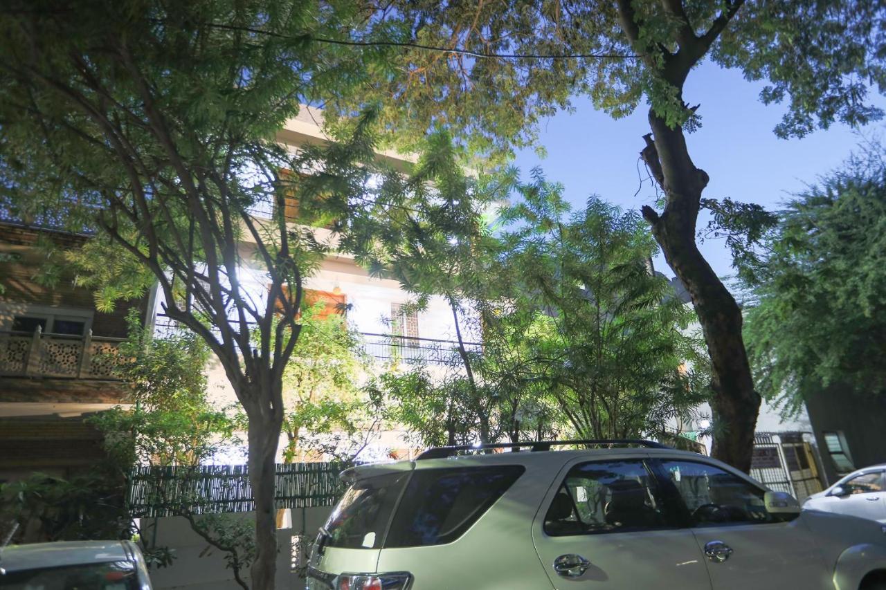 Oyo 62702 Golden Home Stay Nueva Delhi Exterior foto