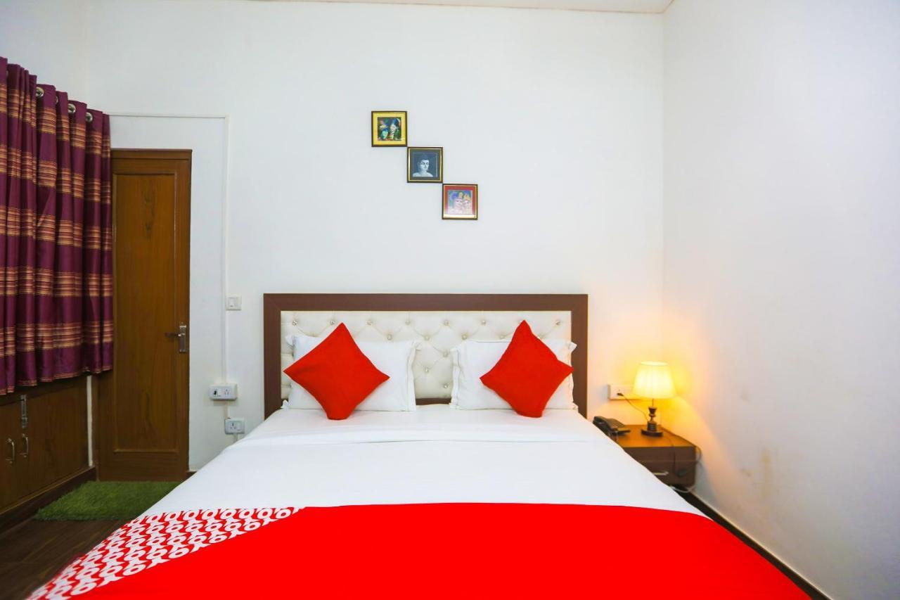 Oyo 62702 Golden Home Stay Nueva Delhi Exterior foto
